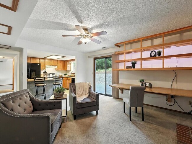Building Photo - 6290 Pemberton Way