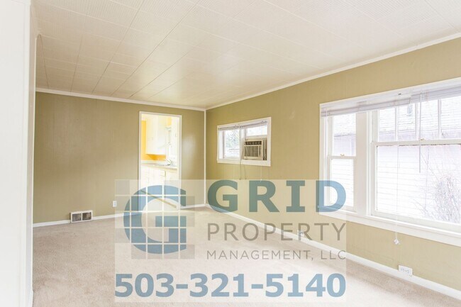 Foto del edificio - Spacious Two Bedroom Home with Backyard - N Portland!