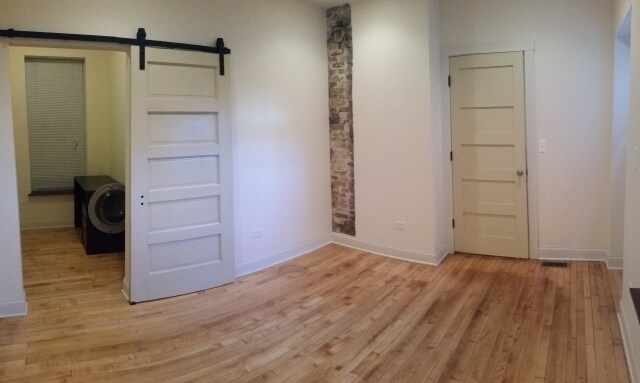 Building Photo - 2122 W Cullerton St