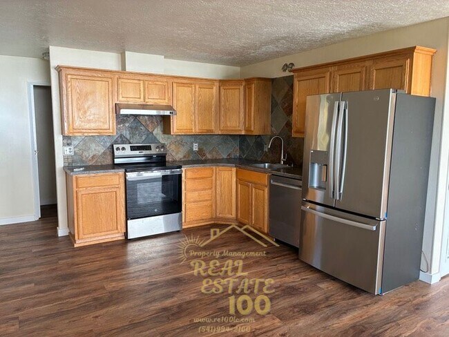 Foto del edificio - 4407 SW Beach Ave