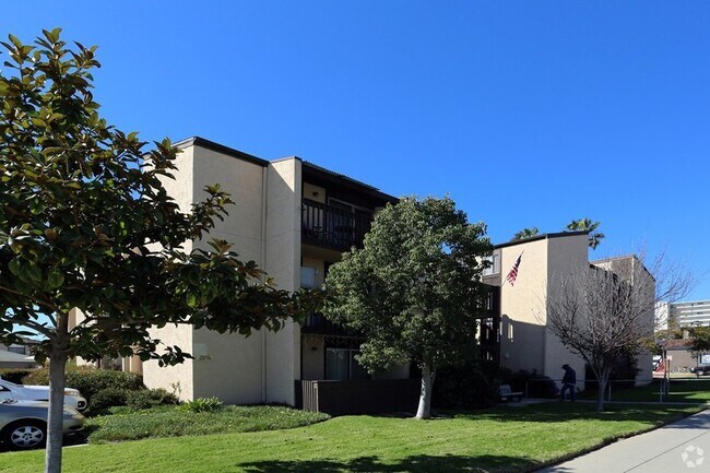 Foto del edificio - 4820 Cass St