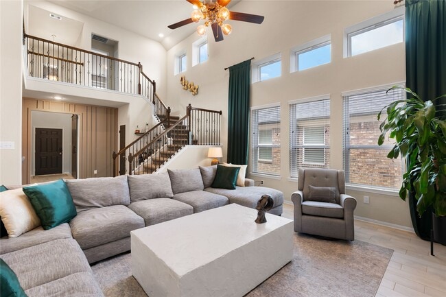 Foto del edificio - 1855 Cypress Canyon Trail