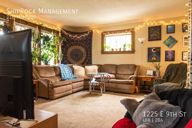 Foto del edificio - 1225 E Ninth St