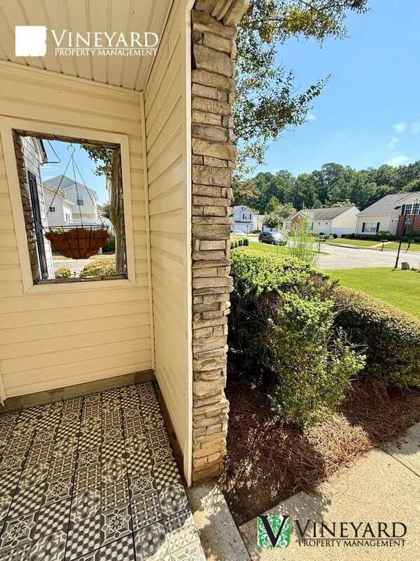 Foto del edificio - 421 Windcroft Cir NW