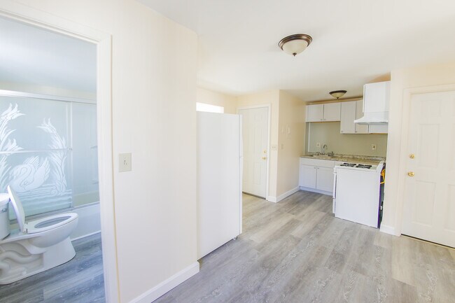 Kitchen/Dining 2 Bedroom Floorplan - Gorman Avenue