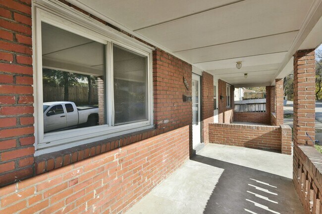 Foto del edificio - 2939 Freeland St