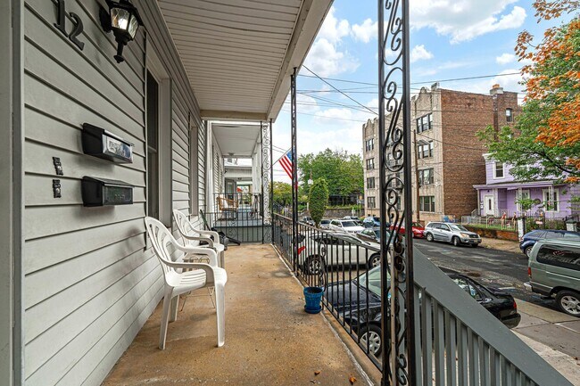 Foto del edificio - 12 Troy St