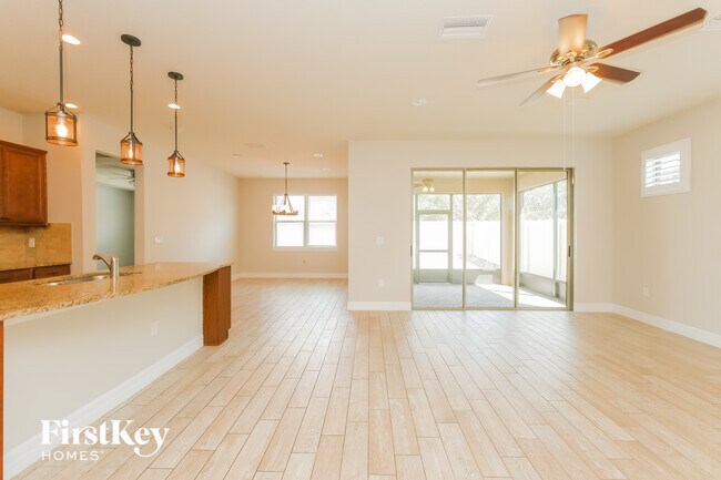 Foto del edificio - 16303 Treasure Point Dr