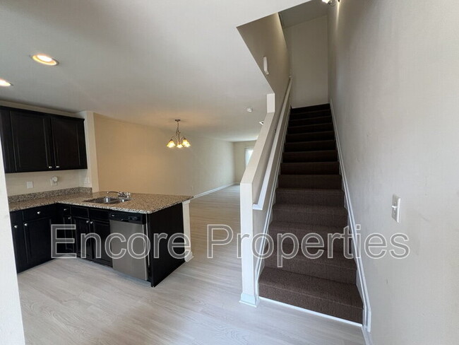 Building Photo - 3913 Swinton St