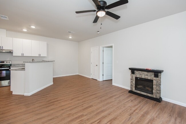 Building Photo - 132 Harmony Mdws Ct