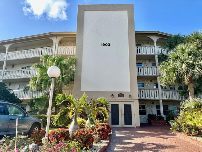 Foto del edificio - 1903 Bermuda Cir