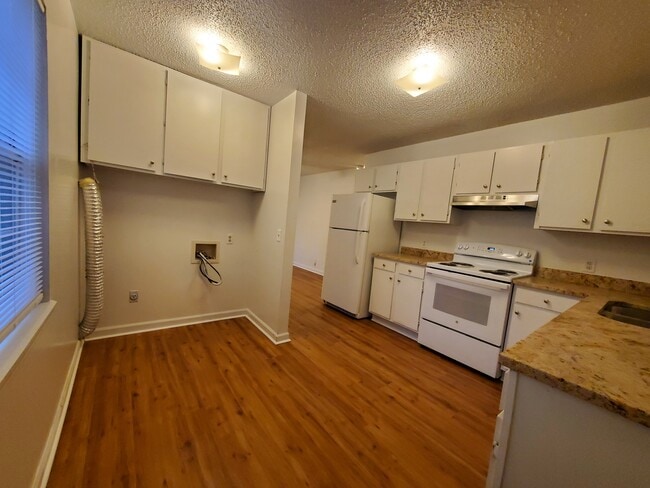 Building Photo - 67 Harry Ave