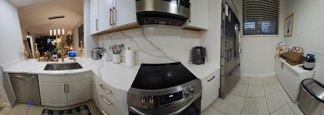 Photo - 114 Lake Emerald Dr Apartment