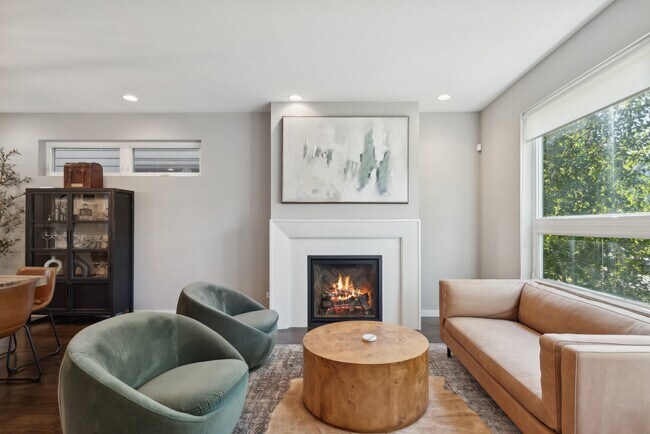 Foto del edificio - 3817 N Christiana Ave
