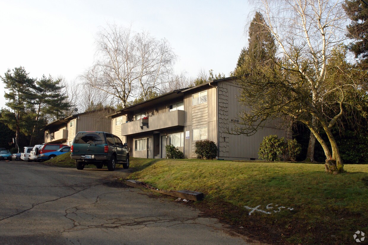 61206142 NE Ainsworth St, Portland, OR 97218 Apartments in Portland