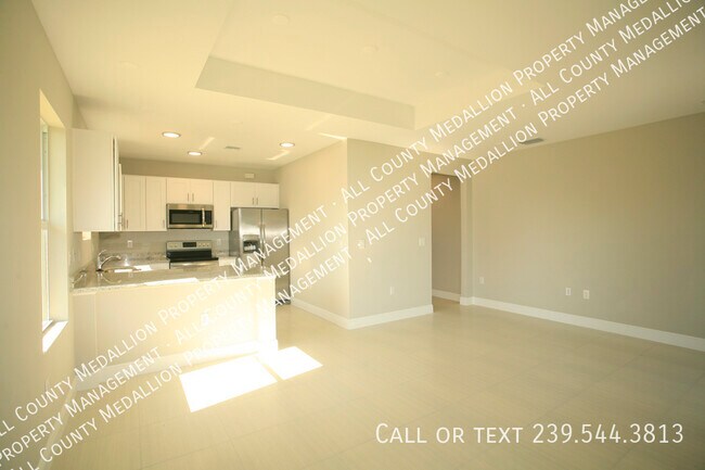 Foto del edificio - 7471 Pebble Beach Rd