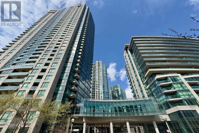 Photo du bâtiment - 215 Fort York Blvd