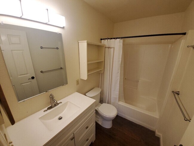 Foto del edificio - 830 Crescent Way