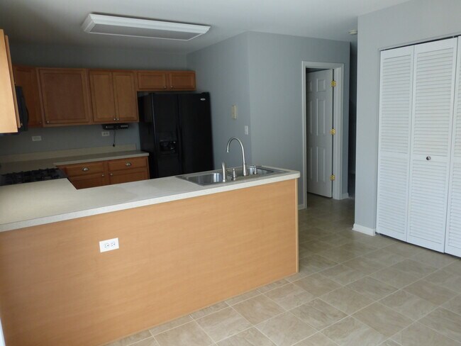 Foto del edificio - 914 Clover Ln