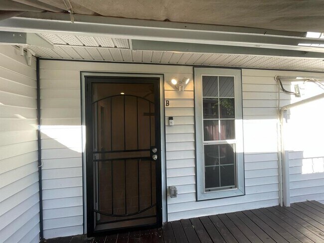 Building Photo - 7410 Ilex St