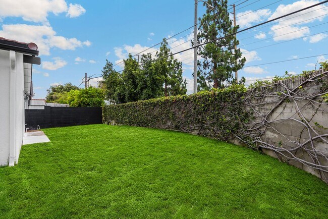 Foto del edificio - Stylishly Remodeled Cerritos Home | Non-Furnished | Flexible Short-Term Lease