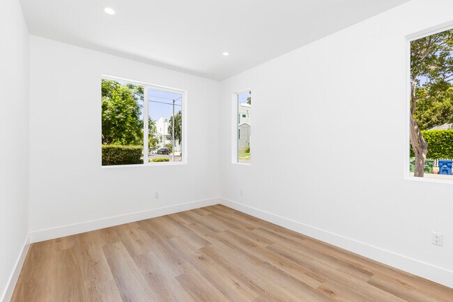 Foto del edificio - 10860 Otsego St