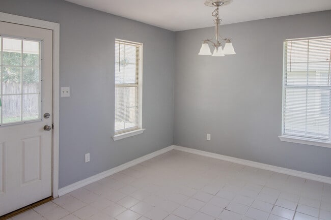 Building Photo - 479 Cascabellas St