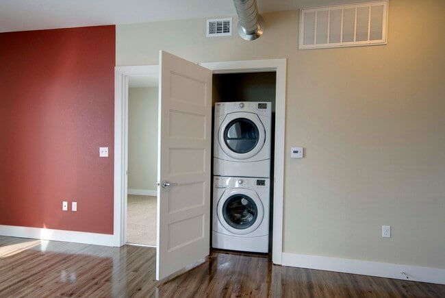 Interior Photo - Gaslamp