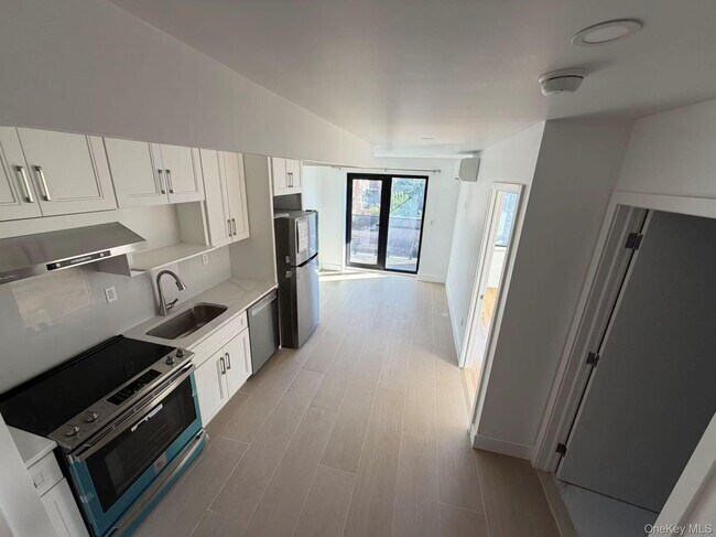 Foto del edificio - 165-02 Sanford Ave