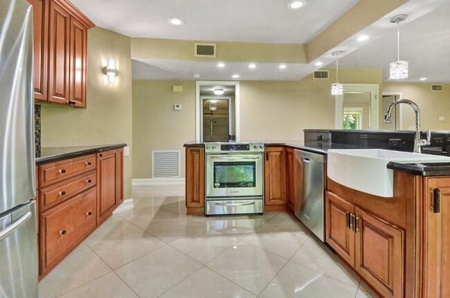 Photo - 5590 Coach House Cir