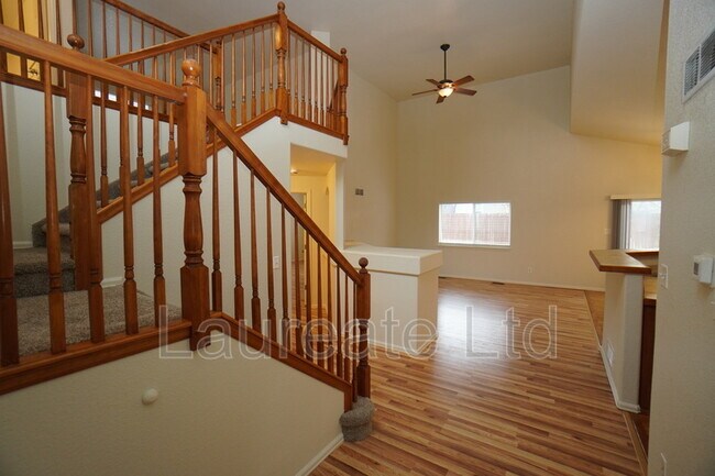 Building Photo - 10027 Idalia St