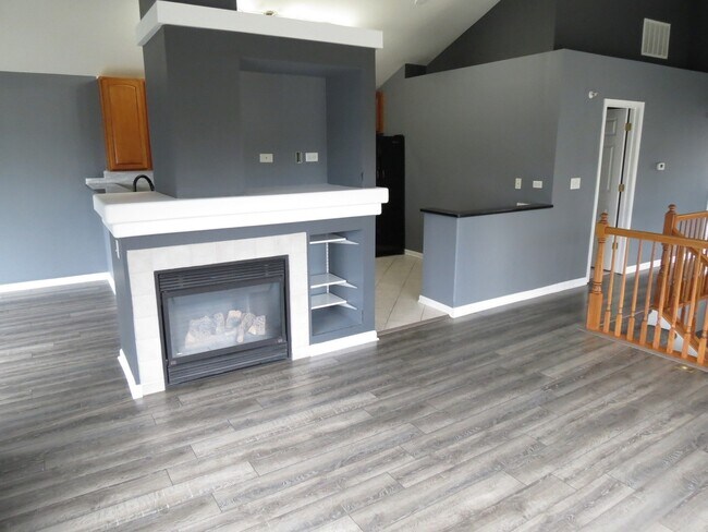 Building Photo - 465 Cary Woods Cir