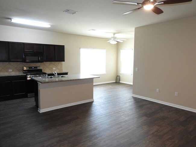 Building Photo - 1701 Atlas Rd