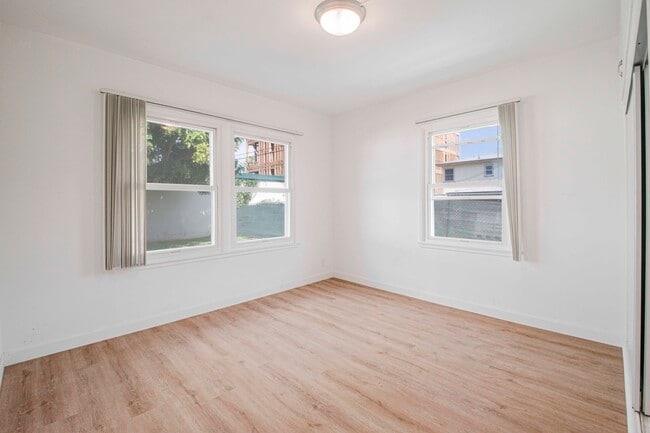 Building Photo - 8740 Belford Ave