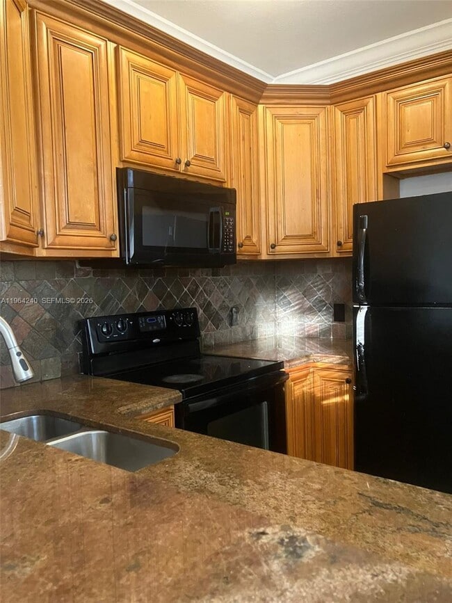 Building Photo - 620 Cypress Club Way