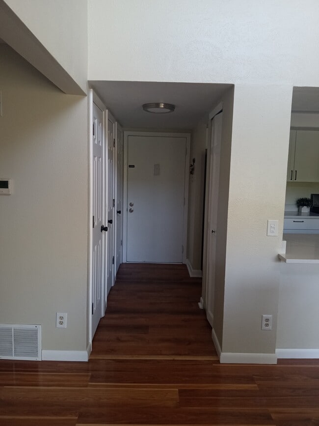 Foto del edificio - 4896 S Dudley St