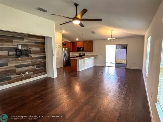 Foto del edificio - 5870 NW Pine Trail Cir