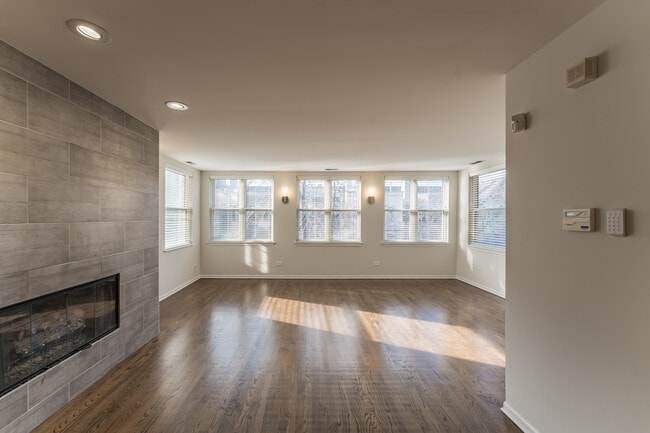 Living Room - 1501 N. NORTH PARK AVE