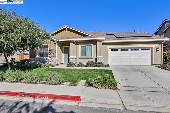 Building Photo - 1610 Chestnut Ct