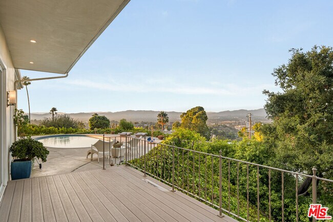 Foto del edificio - 3340 Scadlock Ln