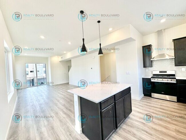 Foto del edificio - Modern 2 Bedroom 2Bath Townhome with Dual Patios & Designer Finishes near Truckee River