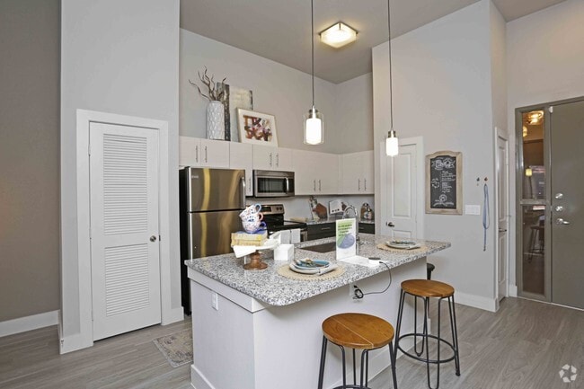 1BR,1BA - 728SF - KITCHEN - Mallory Eastside