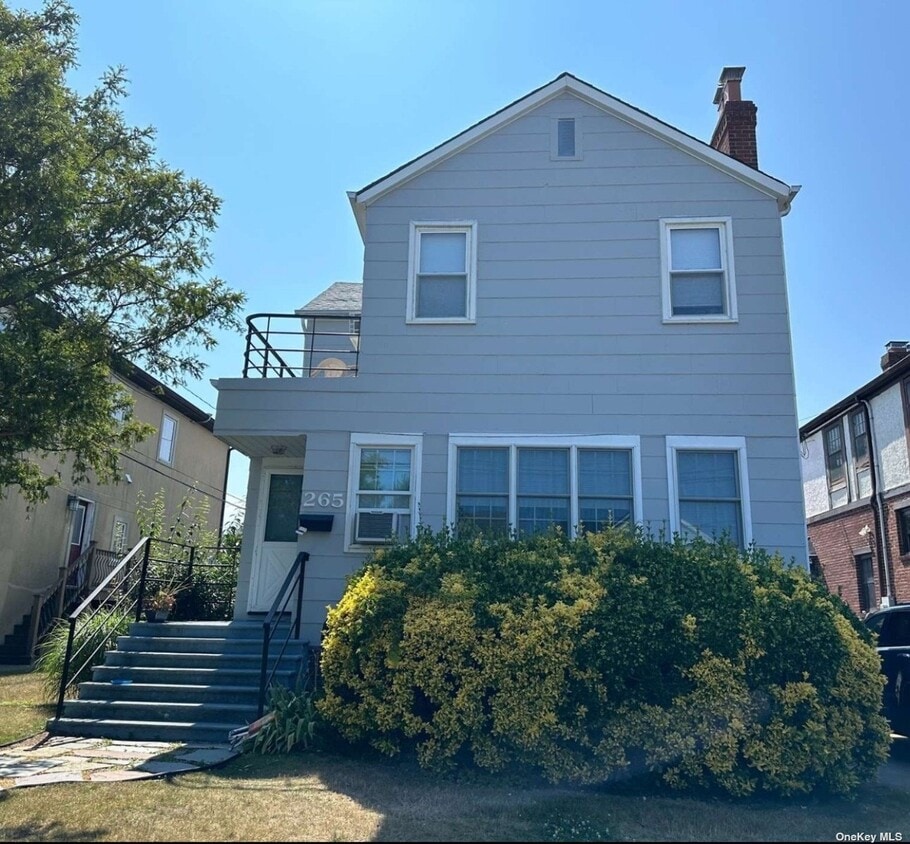 Primary Photo - 265 Franklin Blvd