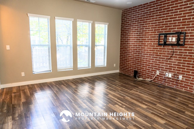Photo - 858 Cecina Ct Townhome