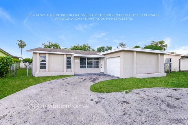Building Photo - 8744 Southampton Dr