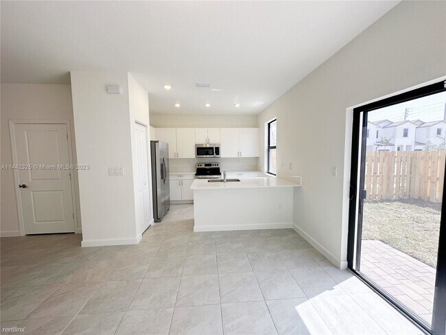Foto del edificio - 3 br, 2.5 bath House - 23422 SW 131st Ct