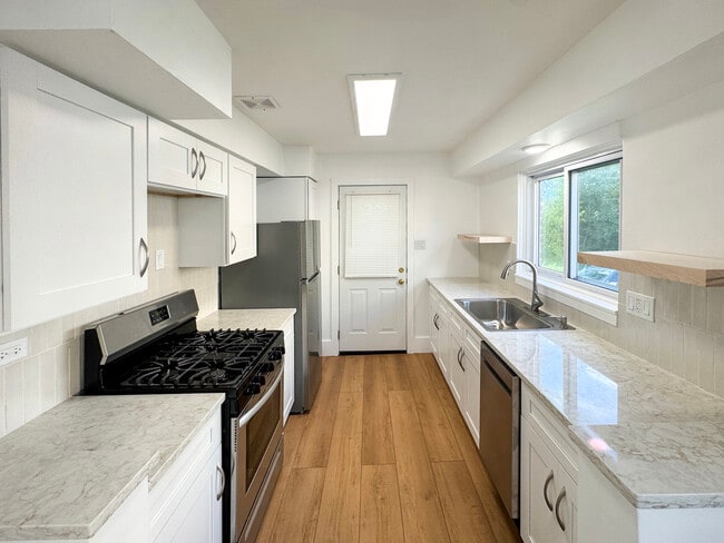 Foto del edificio - 332 N Smith St