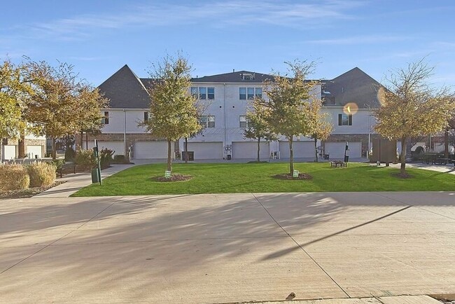 Building Photo - 6031 Page St