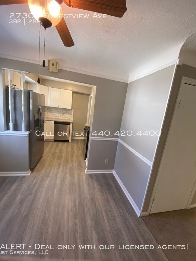 Foto del edificio - 27301 Forestview Ave