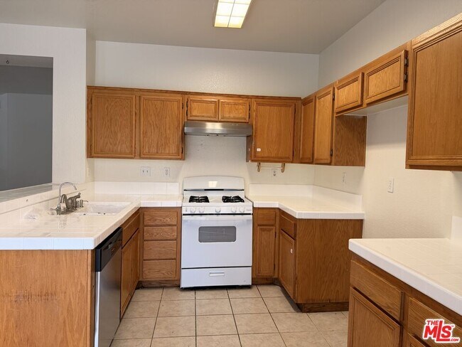 Foto del edificio - 7821 Emery Pl